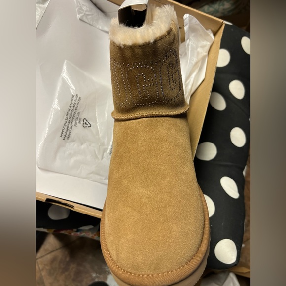 Brand new sparkly Ugg’s - Picture 4 of 6